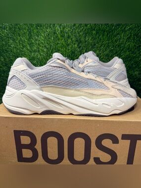 Adidas Yeezy Boost 700 V2 Cream Beige Grey